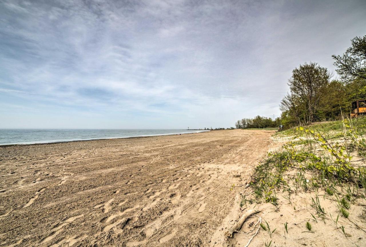 Geneva Cottage With Patio - Walk To Park, Lake Erie! Exterior photo